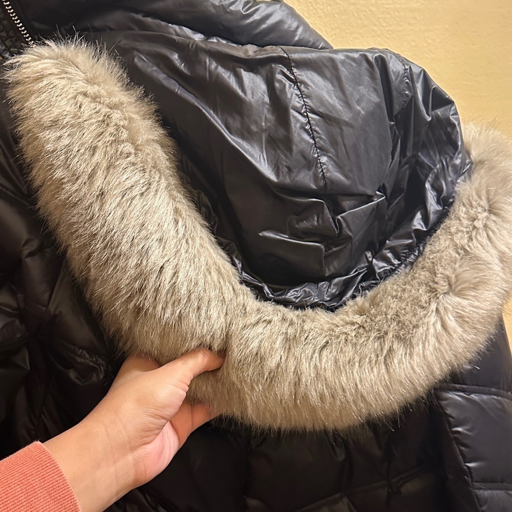 Michael Kors Black Puffer Coat with Faux Fur Trim - Picture 6 of 9